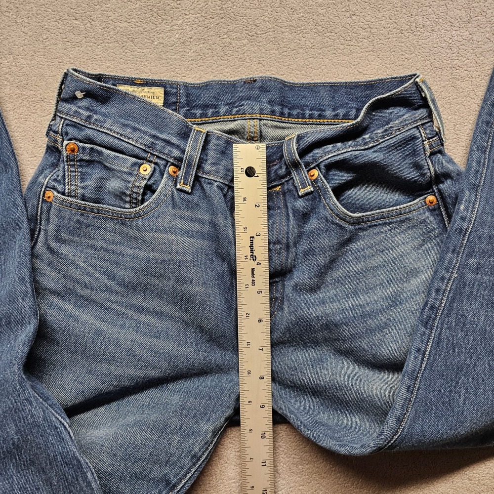 Levi's 501 Original Fit Jeans Womens 28x30 Blue Denim Straight Leg Button Fly - Picture 5 of 14